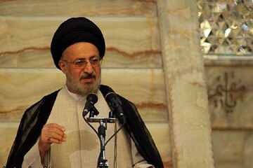 راهکار خطیب جمعه شیراز برای حل مشکل گرانفروشی و احتکار دارو
