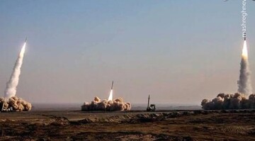 نخستین پرتاب موشک راهبردی فتح ۳۶۰ + عکس ها