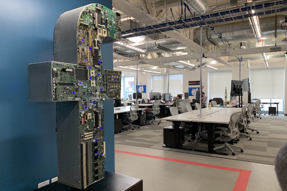 فیسبوک، در آمریکا دیجیکالا در ایران