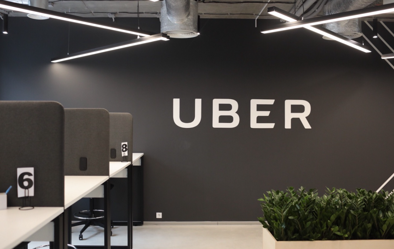 فیسبوک، در آمریکا دیجیکالا در ایران