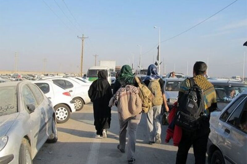 عراقی ها برای حمل و نقل زوار ایرانی از شیوه جالبی استفاده کردند. منبع:...