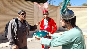 نمایش خیابانی با کاروان کربلا در مریوان اجرا می شود