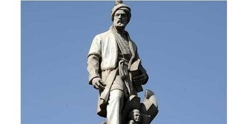 مجسمه فردوسی از دورنگی درمی‌آید؟