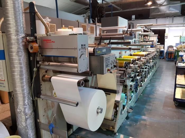 مواد اولیه برای تولید دستمال کاغذی در قفسه های کتاب خانه شماست !؟