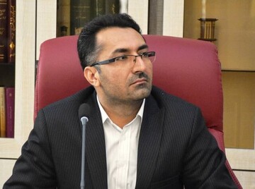 هرکسی از قاچاق سوخت دفاع کند خیانت کرده است