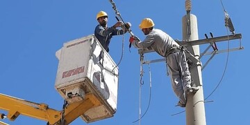 اجرای طرح بهینه سازی شبکه توزیع برق روستای قوشه دگرمان در شهرستان میامی