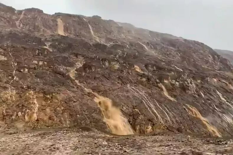 ویدئو l آبشارهای دره‌مرگ در خشک‌ترین نقطه دنیا ظاهر شدند