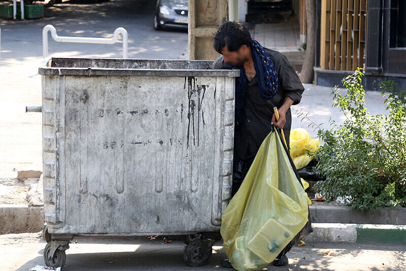 - تقدیر کیهان از پرداخت حقوق 12تا 15میلیونی به زباله گردها / انصافا ایده و طرح خوبی است!