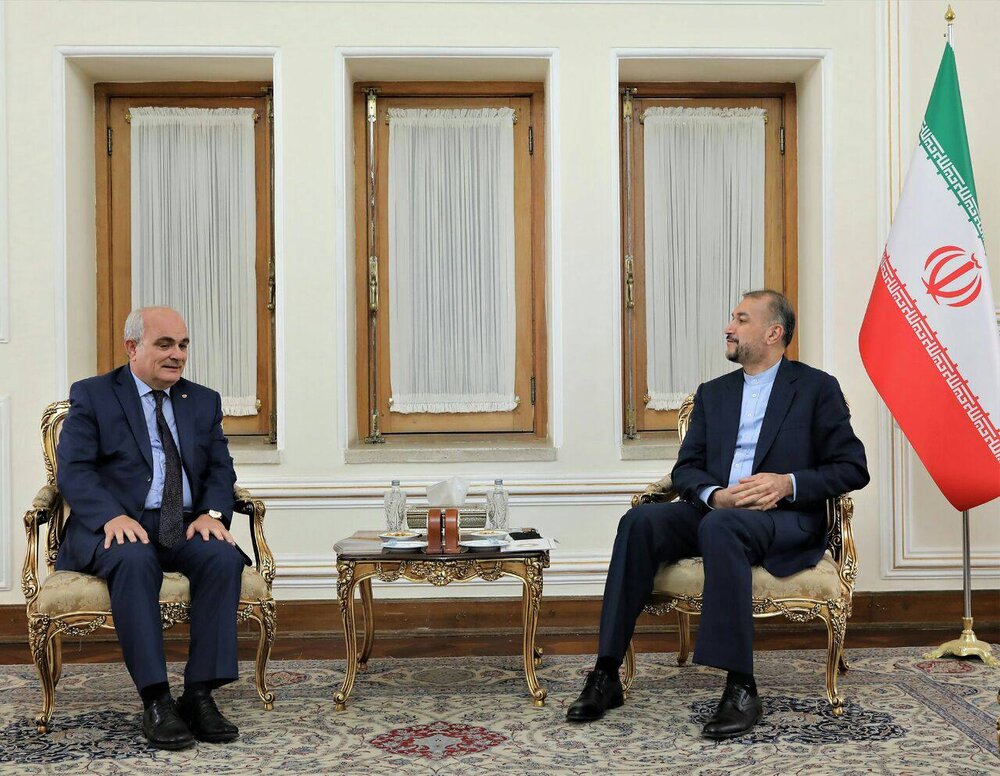 جاگاریان از ایران رفت