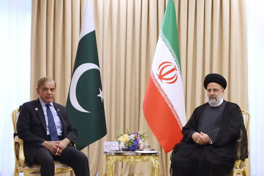 رئیسی: ایران ليست لديها ای قیود على تطوير العلاقات مع باكستان