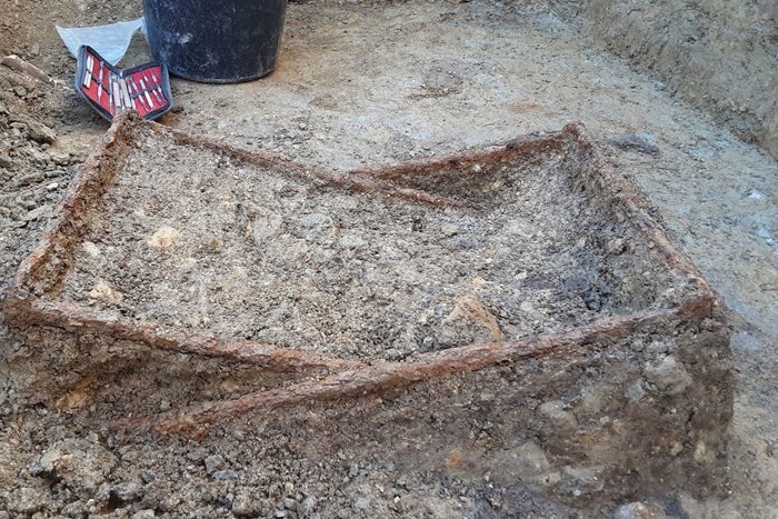 کشفی نادر و عجیب در گور یک زن قرون وسطایی/ عکس