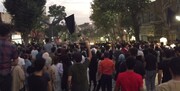 ببینید | تصاویری از تجمع اعتراضی یکشنبه‌شب در سنندج در پی درگذشت مهسا امینی/ معترضان چه شعاری دادند؟