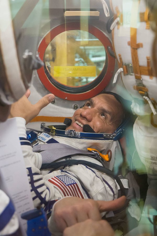 فضانورد آمریکایی با موشک مشهور روسی به فضا می‌رود/ عکس