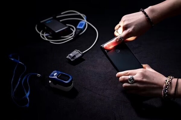 سنجش میزان اکسیژن خون با موبایل!/ عکس