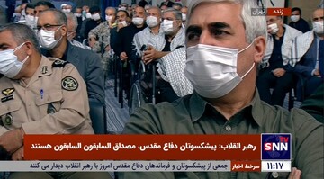 رهبر انقلاب: حقایق جنگ را به گوش جوانان و نوجوانان برسانید