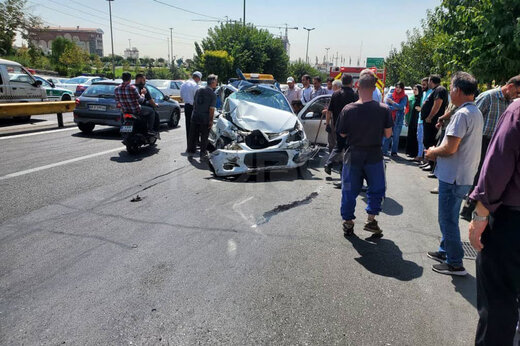 ببینید | برخورد هولناک خودروی حمل سیمان با ۷ خودرو در بزرگراه اشرفی اصفهانی‌