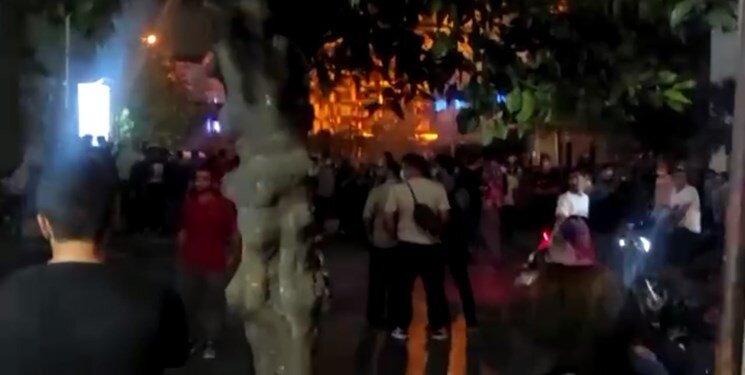 هشدار روزنامه اصولگرا: در مناطق کردنشین شعارهای تجزیه طلبانه داده می شود