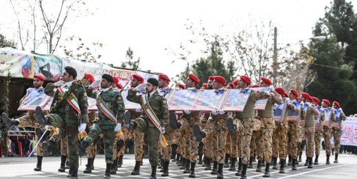 برگزاری رژه مشترک نیروهای مسلح در قزوین 