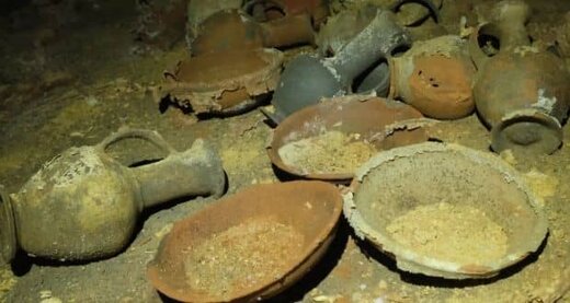 عکسl تصاویر خیره‌کننده از اشیاء باستانی یک غار مخفی در فلسطین !