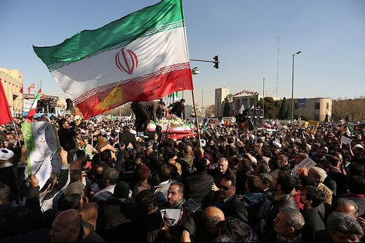 ببینید | راهپیمایی نمازگزاران نماز جمعه در محکومیت آشوب های اخیر