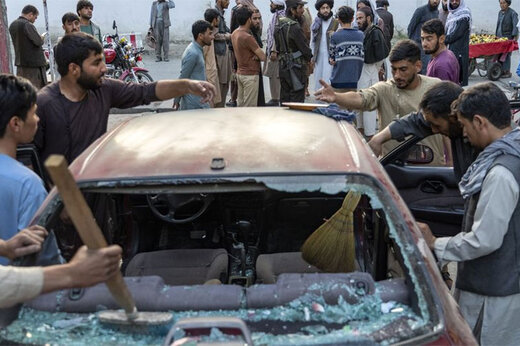 اولین تصاویر از انفجار موتر بمب گذاری شده در کابل را ببینید.  ده ها کشته و مجروح