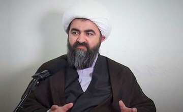 اگر کتاب‌های درسی عوض نشود، همیشه در دام گذشته گرفتاریم