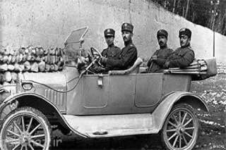 صورة لأول سيارة تدخل إيران