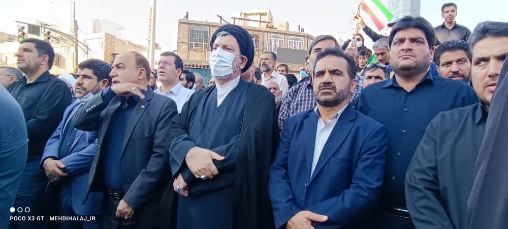 تصاویر | اجتماع بزرگ مردم دزفول در محکومیت اهانت اغتشاشگران