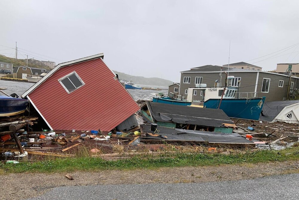 طوفان فیونا جان یک زن 73 ساله کانادایی را گرفت / تصاویر