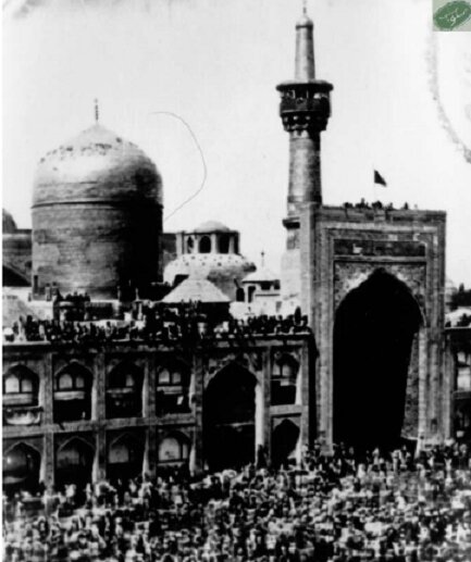 شعر زیبای ناصرالدین شاه در وصف امام رضا{غ) چه بود؟ / زیارت امام هشتم به روش دوره قاجار + عکس غای حرم در آن دوره