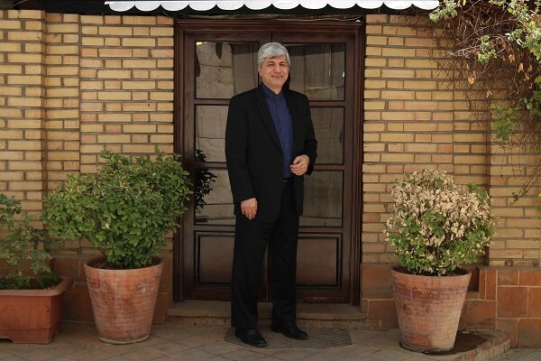 مهمانپرست: معاونت اقتصادی وزارت خارجه باید منحل شود/ روابط دو جانبه ما ضربه خورد