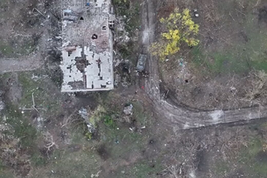 ببینید | لحظه حمله پهپاد روسی به تجمع پرسنل نیروهای مسلح اوکراین