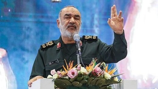 فرمانده کل سپاه : حتی به آنها که ما را دوست ندارند ، میگوییم ما شما را دوست داریم / اجازه نمیدهیم دشمن شما را شکار کند فرمانده کل سپاه : حتی به آنها که ما را دوست ندارند ، میگوییم ما شما را دوست داریم / اجازه نمیدهیم دشمن شما را شکار کند