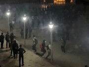 همشهری: مگر عده ای دیوانه یا مشروبخوار  حمله کردند که می گویید به دانشجویان دانشگاه شریف حمله شد؟
