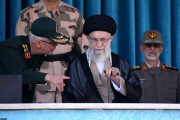 رهبر انقلاب آیت الله خامنه ای در مراسم مشترک دانش‌آموختگی دانشجویان دانشگاه‌های نیروهای مسلح