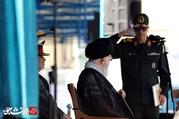 رهبر انقلاب آیت الله خامنه ای در مراسم مشترک دانش‌آموختگی دانشجویان دانشگاه‌های نیروهای مسلح