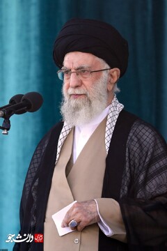 رهبر انقلاب آیت الله خامنه ای در مراسم مشترک دانش‌آموختگی دانشجویان دانشگاه‌های نیروهای مسلح