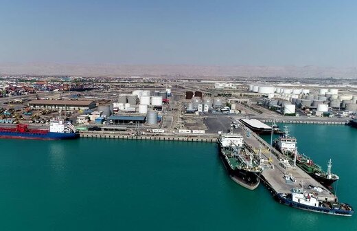 کاهش ۱۰۰ درصدی واردات کالاهای نفتی در بندر خلیج فارس
