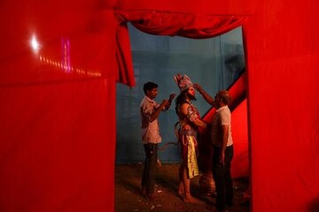 جشنواره آیینی" ناوراتری" در شهر دهلی هند/ رویترز
