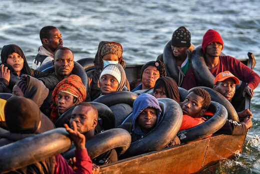 پناهجویان آفریقایی در سواحل ایتالیا/ خبرگزاری فرانسه
