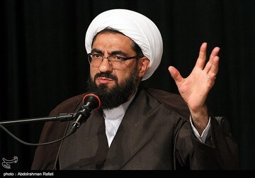 انتقاد شدید خطیب جمعه همدان : مردم مدت‌هاست منتظر عمل به وعده مسئولان در حوزه آب هستند / دستگاه‌های امنیتی تحقیق کنند / بگوییم حوزه علمیه آبرسانی کند؟