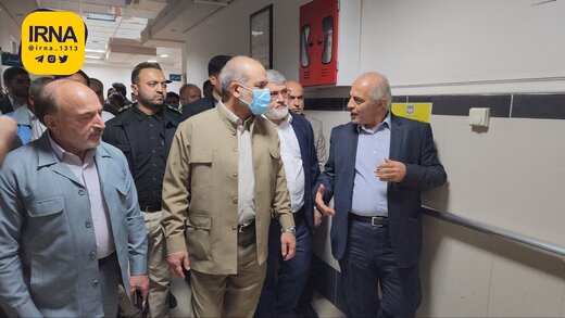 وزیر کشور از مصدومان زلزله خوی عیادت کرد