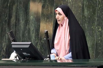 نماینده مریوان : نمایندگان مطالبات مردم را به بخش اجرایی حاکمیت منتقل کنند تا تمام اعتراضات و انتقادات را پای اغتشاشات و موج سواری دشمنان ننویسند