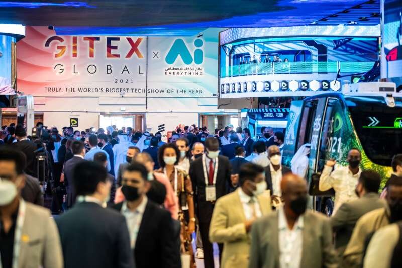 انتقاد شدید از سفر و سخنرانی معاون وزیر در جیتکس دبی در روزهای سخت اکوسیستم استارتاپی ایران!