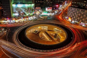 عکس | حذف بیلبورد میدان ولیعصر با تصویر زنان