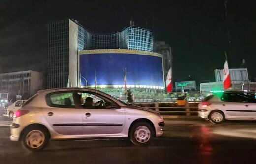 دیوارنگاره میدان ولیعصر نشان برخورد غلط و سینوسی با جامعه بود