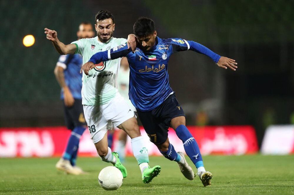 ذوب آهن 0-1 استقلال؛ نفس آبی ها پشت گوش پرسپولیس