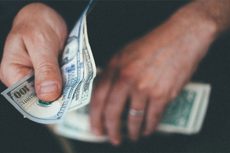 سوال علم بهتر است یا ثروت را فراموش کنیم؟/ پژوهشی جدید میگوید خوشحالی حاصل از ثروت سقفی ندارد