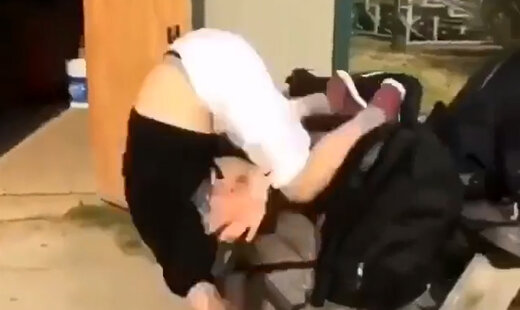 ببینید | لحظه مصدومیت دلخراش یک پسر جوان در پی حرکات نمایشی