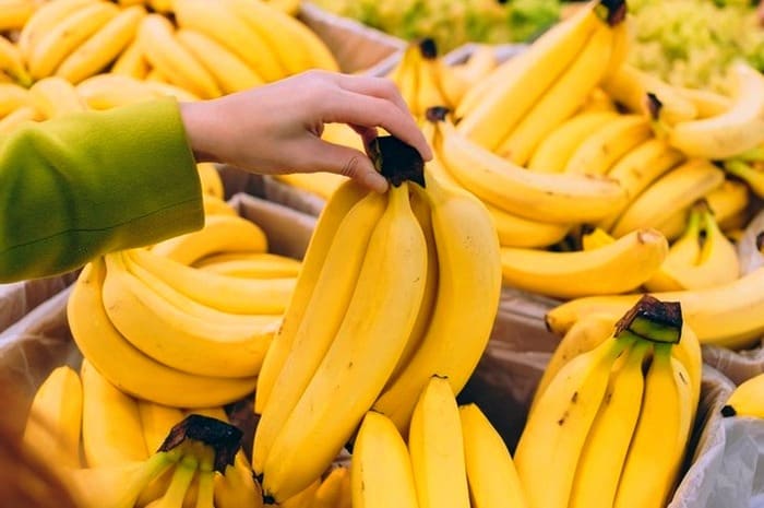 نگاهی به وضعیت میوه وارداتی محبوب/ چرا موز گران است؟